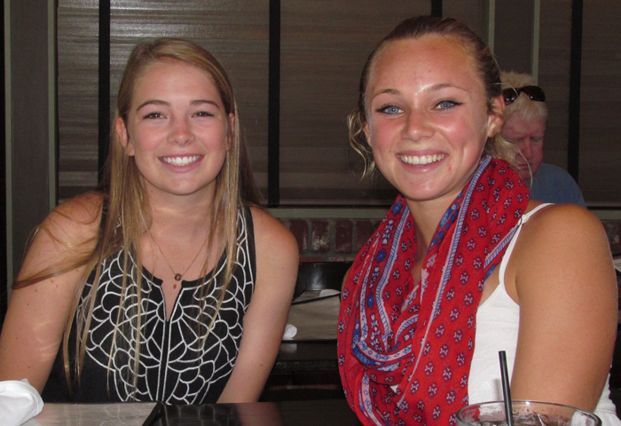 01LunchTwoGirls.jpg