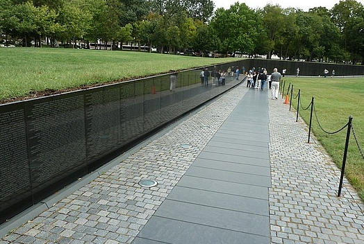 Patriotic/VietNamMemorialWall.jpg