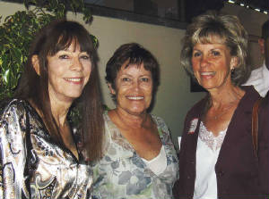 RaceTrack2009/CarolKathyJudyB.jpg