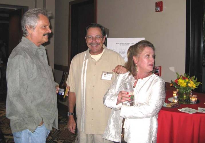 ReunionDinner2008/CandidIMG1294TonyDuarte500.jpg
