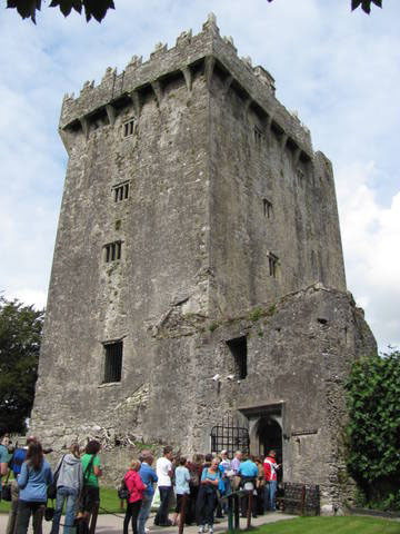 Travel/BlarneyStoneBuildingLine.jpg